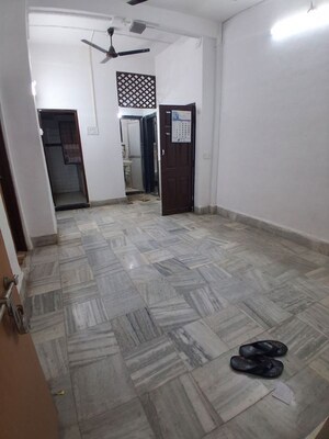 Room in 2 BHK Apartment at Sindhu Wadi Apartment, Ghatkopar East – for Rent