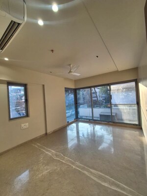 Room in 3 BHK Apartment at Santacruz West – for Sale