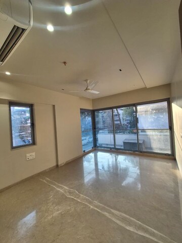 Room in 3 BHK Apartment at Santacruz West – for Sale