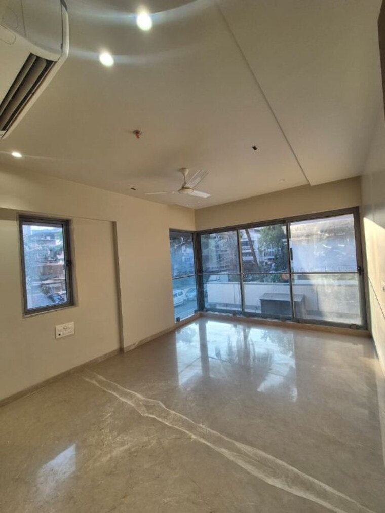 Room, santacruz west 3 Bedroom 1150 Sq.Ft. Apartment In Santacruz West Mumbai 9982436