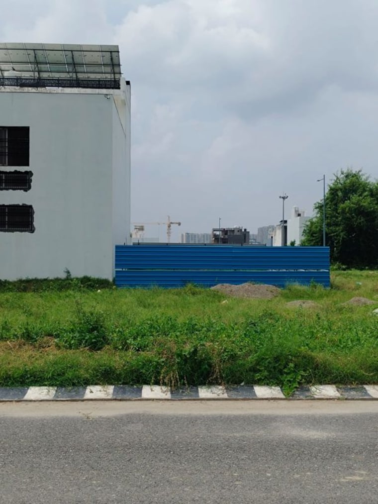 Garden, sector 1 wave city  1000 Sq.Ft. Plot In Sector 1 Wave City Ghaziabad 9982382