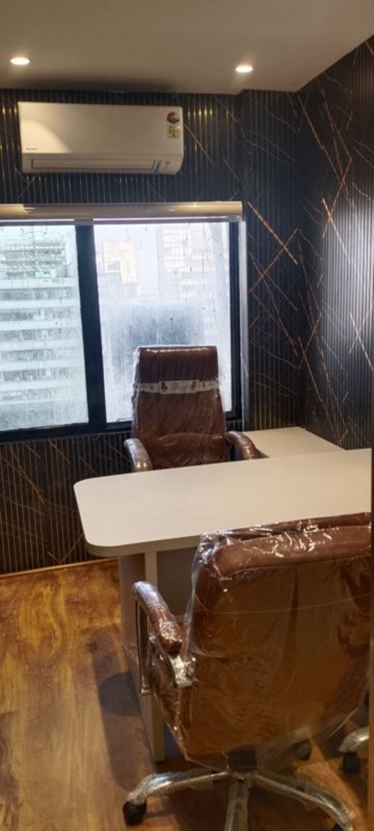 Team Area, netaji subhash place Commercial Office Space 850 Sq.Ft. In Netaji Subhash Place Delhi 9982562