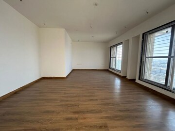 Room in 4 BHK Apartment at Empire Square, Chinchwad – for Sale