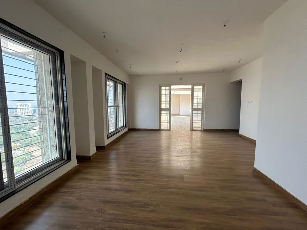 4 BHK + Extra Room Apartment For Sale in Empire Square