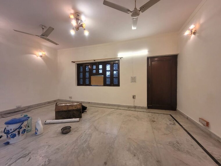 Room, panchsheel enclave 3 Bedroom 2000 Sq.Ft. Builder Floor In Panchsheel Enclave Delhi 9982642