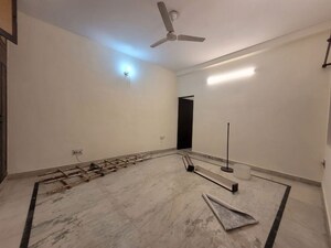 Room in 3 BHK Builder Floor at Panchsheel Enclave – for Rent