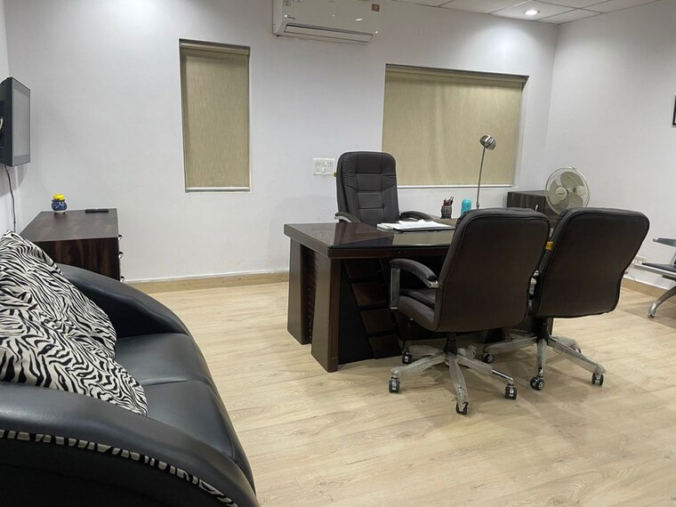 Team Area, sector 63 Commercial Office Space 4800 Sq.Ft. In Sector 63 Noida 9982622