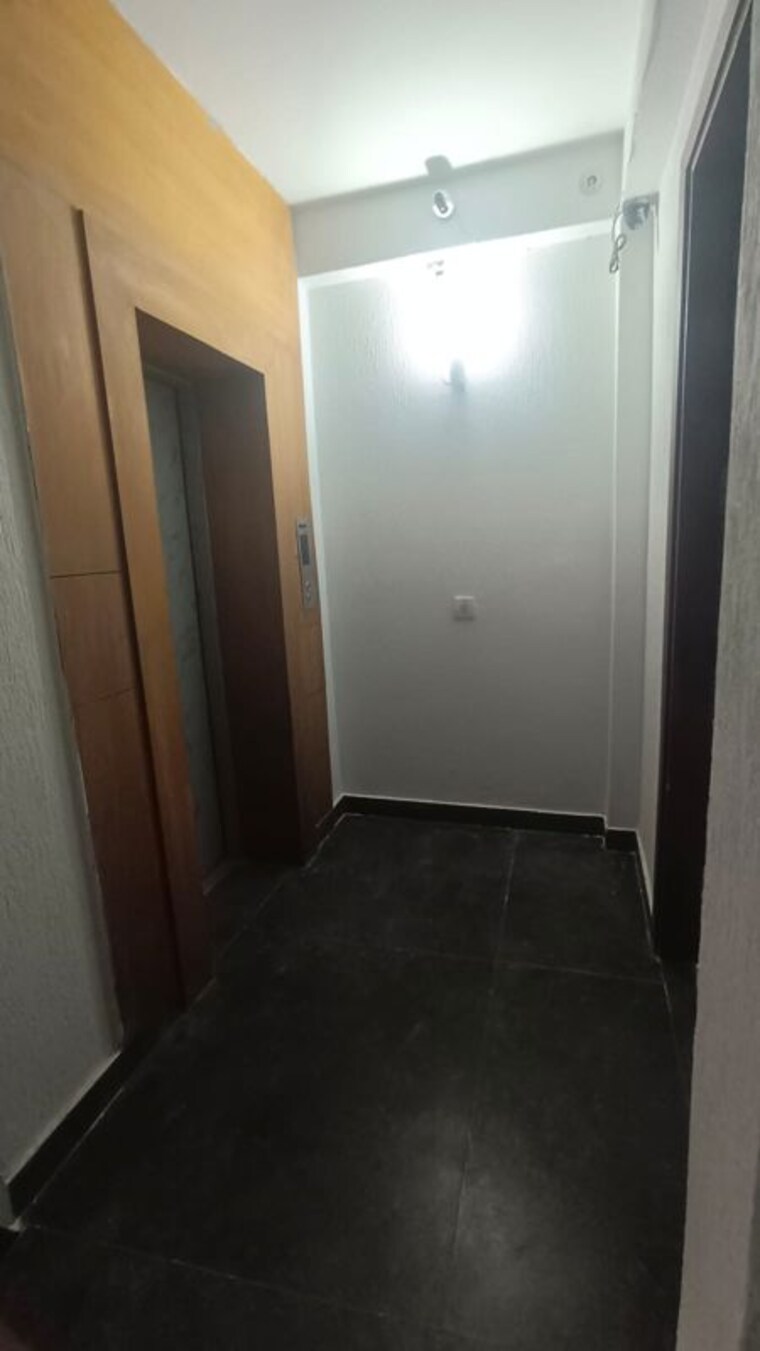 Room, greater kailash i 3 Bedroom 1800 Sq.Ft. Builder Floor In Greater Kailash I Delhi 9982572