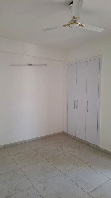 Room in 3 BHK Apartment at Motiaz Royal Citi, Ambala Highway – for Rent