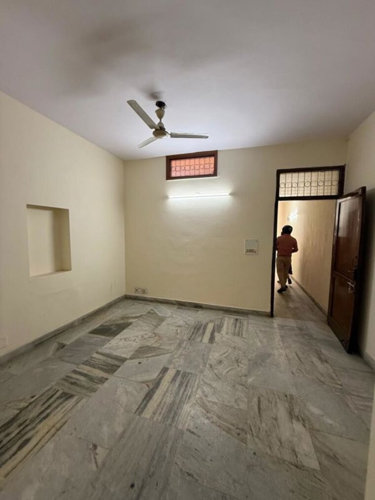 Room, kalkaji 2 Bedroom 900 Sq.Ft. Builder Floor In Kalkaji Delhi 9982733