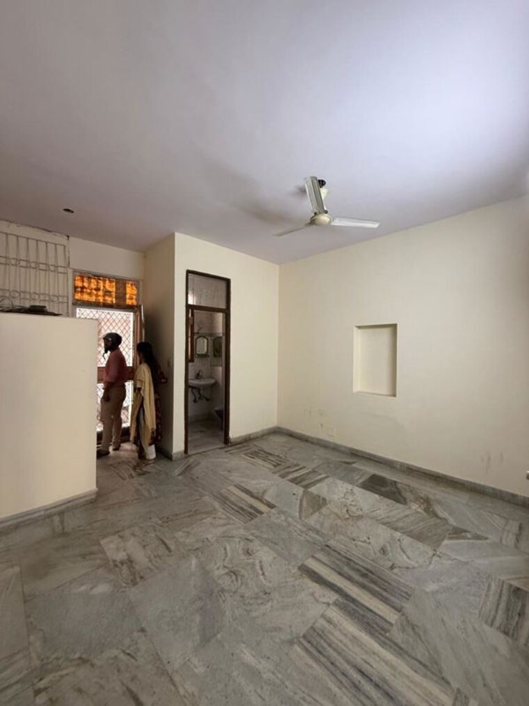 Room, kalkaji 2 Bedroom 900 Sq.Ft. Builder Floor In Kalkaji Delhi 9982733
