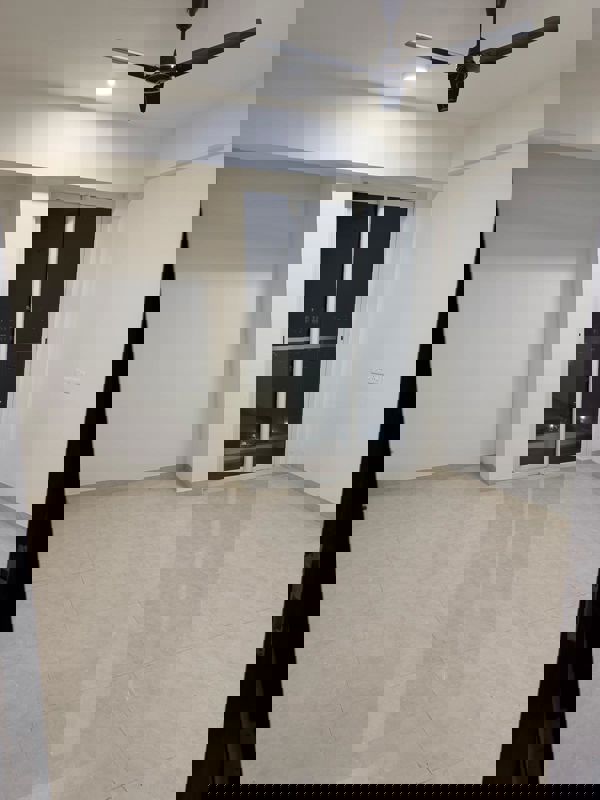 2 BHK 530 Sq.Ft. Apartment in Kalpataru Paramount