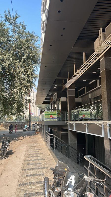2 BHK + Servant Room Apartment For Sale in Emenox Brave Hearts