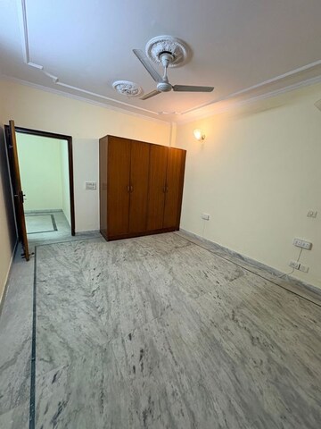 Room in 3 BHK Builder Floor at Greater Kailash I – for Rent