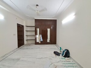 Room in 3 BHK Builder Floor at Greater Kailash ii – for Rent
