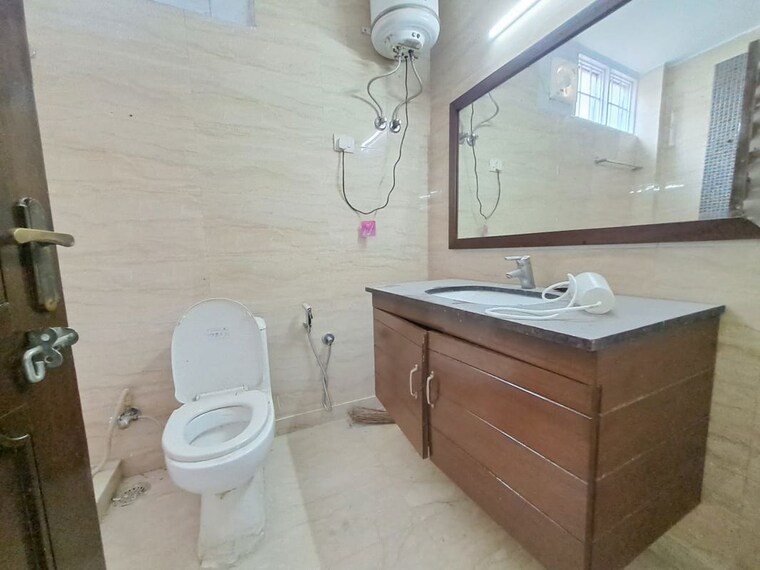Bathroom, greater kailash ii 3 Bedroom 2250 Sq.Ft. Builder Floor In Greater Kailash ii Delhi 9983001