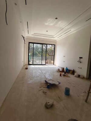 Room in 3 BHK Builder Floor at Saket – for Rent