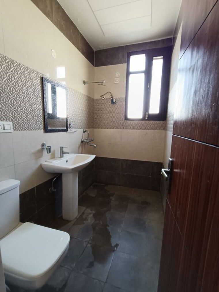 Bathroom, dhakoli 3 Bedroom 2170 Sq.Ft. Apartment In Dhakoli Zirakpur 9983093