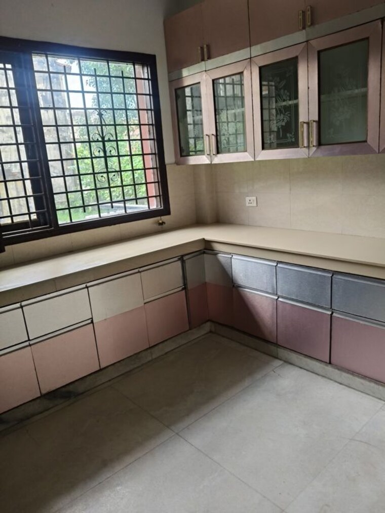 Balcony, sector 51 3 Bedroom 4500 Sq.Ft. Independent House In Sector 51 Noida 9983109