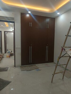 Room in 3 BHK Builder Floor at Saket – for Rent