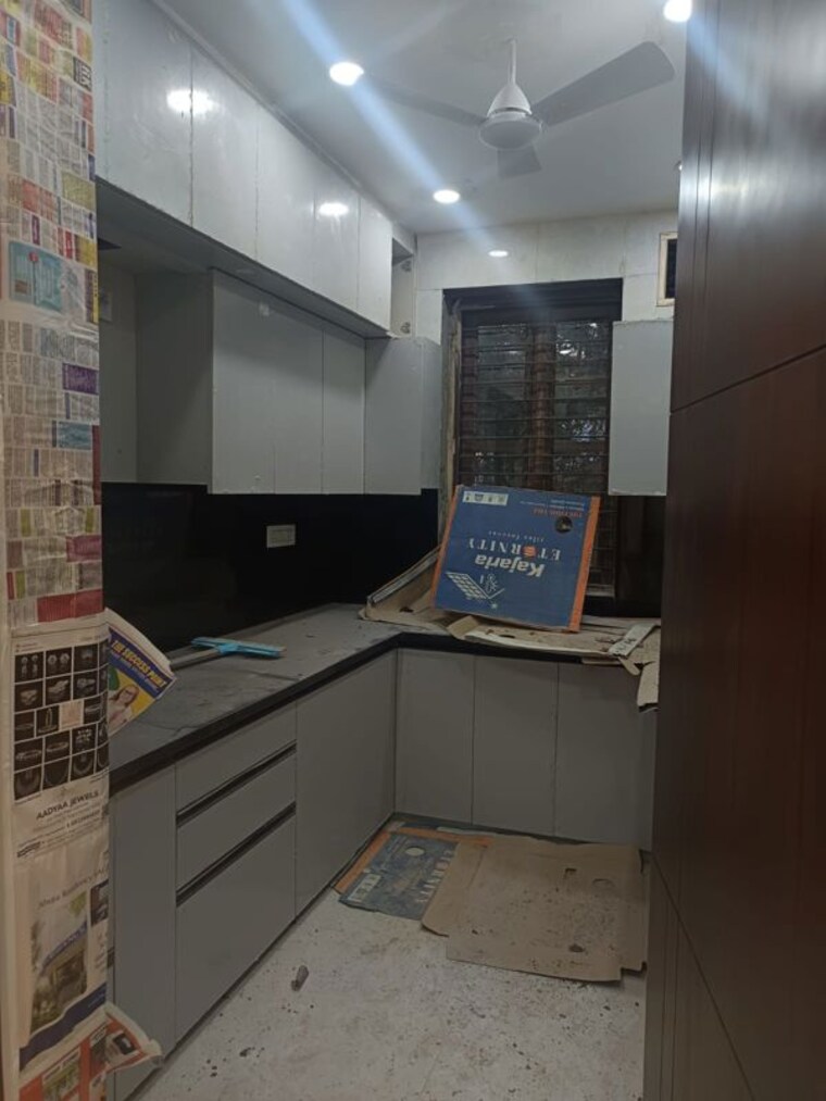 Kitchen, saket 3 Bedroom 1400 Sq.Ft. Builder Floor In Saket Delhi 9983152