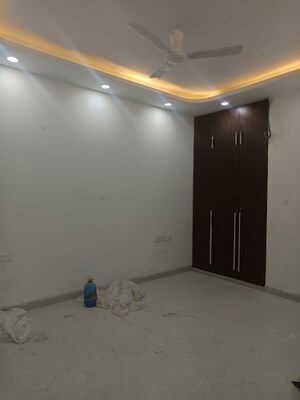 Room in 3 BHK Builder Floor at Saket – for Rent