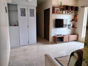 2 BHK Apartment For Rent in Lodha Amara, Kolshet Road