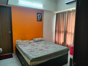 Bedroom in 2 BHK Apartment at Lodha Amara, Kolshet Road – for Rent