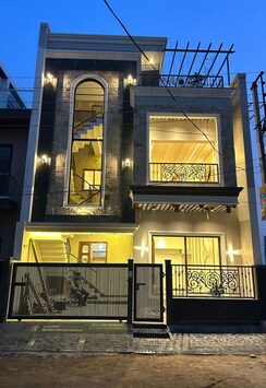 5 BHK + Pooja Room,Servant Room,Study Room,Extra Room Independent House For Sale in Sector 124