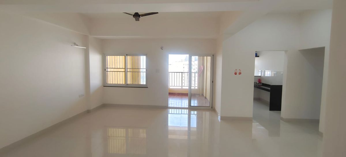 2 BHK + Pooja Room Apartment For Sale in Kumar Parc Residences