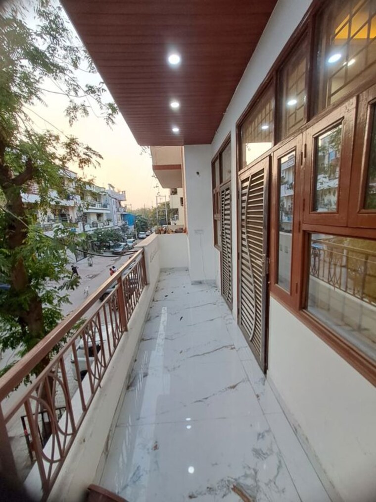 Balcony, dayanand colony 2 Bedroom 891 Sq.Ft. Builder Floor In Dayanand Colony Delhi 9983199