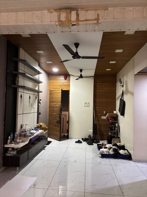 2 BHK + Extra Room Apartment For Rent in City Gem