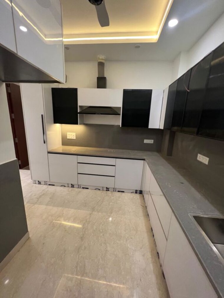 Kitchen, kalkaji 3 Bedroom 200 Sq.Yd. Builder Floor In Kalkaji Delhi 9983214
