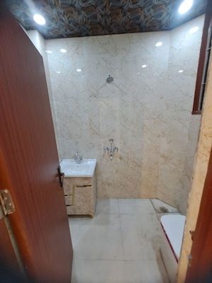 Bathroom in 2 BHK Builder Floor at Dayanand Colony – for Rent