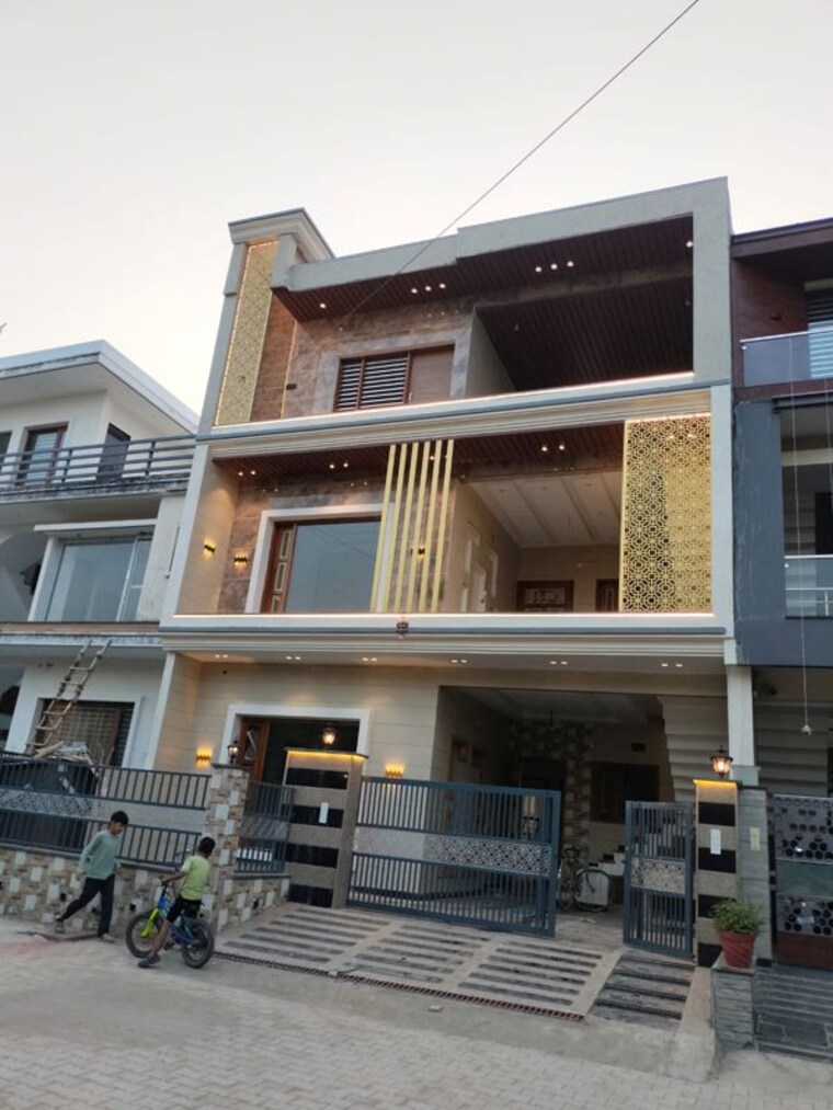 Exterior View, sunny enclave 5 Bedroom 200 Sq.Yd. Independent House In Sunny Enclave Mohali 9983299