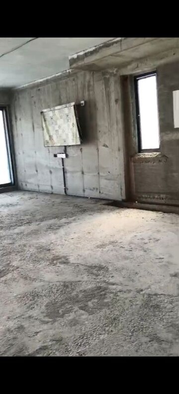 Room in 4 BHK Apartment at Amal Mangal Meeth CHS, Juhu – for Sale