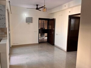 Room in 2 BHK Apartment at Gaur City 2 - 14th Avenue, Sector 16c Greater Noida – for Rent