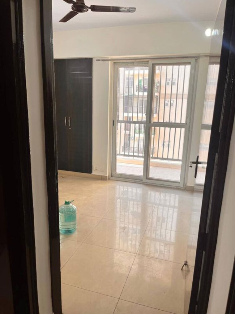 Room, gaur-city-2-14th-avenue 2 Bedroom 985 Sq.Ft. Apartment In Sector 16c Greater Noida Greater Noida 9983331