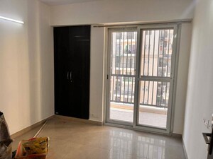 Room in 2 BHK Apartment at Gaur City 2 - 14th Avenue, Sector 16c Greater Noida – for Rent