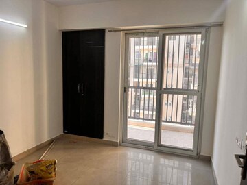 Room in 2 BHK Apartment at Gaur City 2 - 14th Avenue, Sector 16c Greater Noida – for Rent