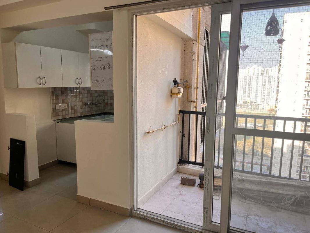 2 BHK Apartment For Rent in Gaur City 2 - 14th Avenue