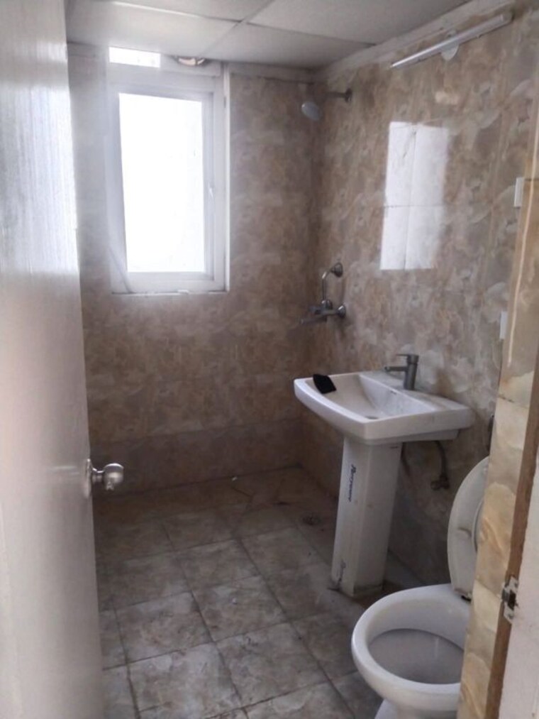 Bathroom, amrapali-golf-homes 2 Bedroom 1100 Sq.Ft. Apartment In Sector 4 Greater Noida Greater Noida 9983340