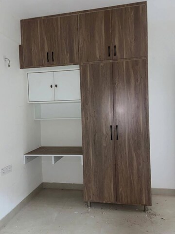 Furnished Amenities in 2 BHK Apartment at Amrapali Golf Homes, Sector 4 Greater Noida – for Rent