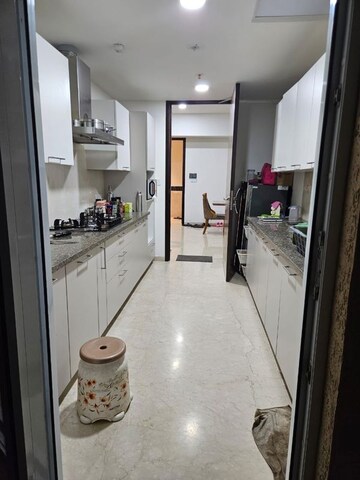 Building Lobby in 3 BHK Apartment at Aaradhana Chs Lokhandwala, Lokhandwala – for Rent