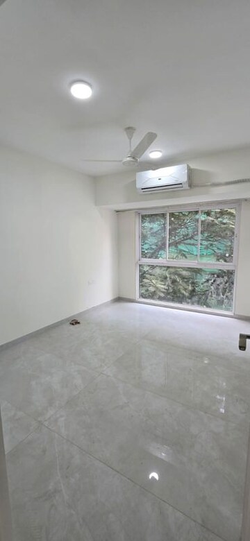 Room in 3 BHK Apartment at Swastik Tiara, Ghatkopar East – for Rent