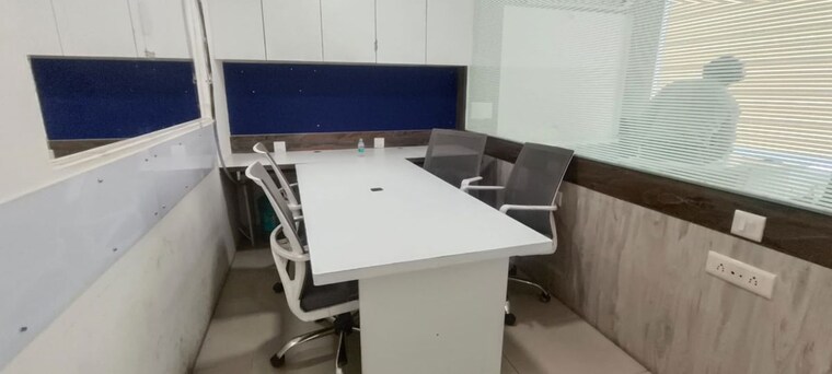 Team Area, hubtown-viva Commercial Office Space 425 Sq.Ft. In Jogeshwari East Mumbai 9983530