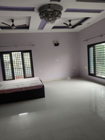 Room in 3 BHK Independent House at Sector 51 – for Rent