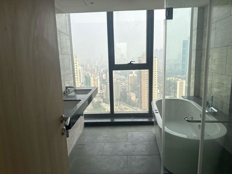 Bathroom, lodha-the-park 4 Bedroom 2122 Sq.Ft. Apartment In Worli Mumbai 9983522