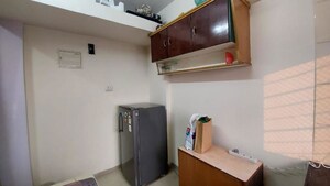 Furnished Amenities in 2.5 BHK Apartment at Oberoi Mall, Goregaon East – for Rent