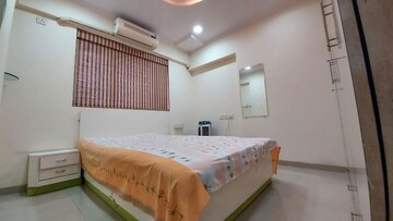 2.5 BHK Apartment For Rent in Oberoi Mall, Goregaon East